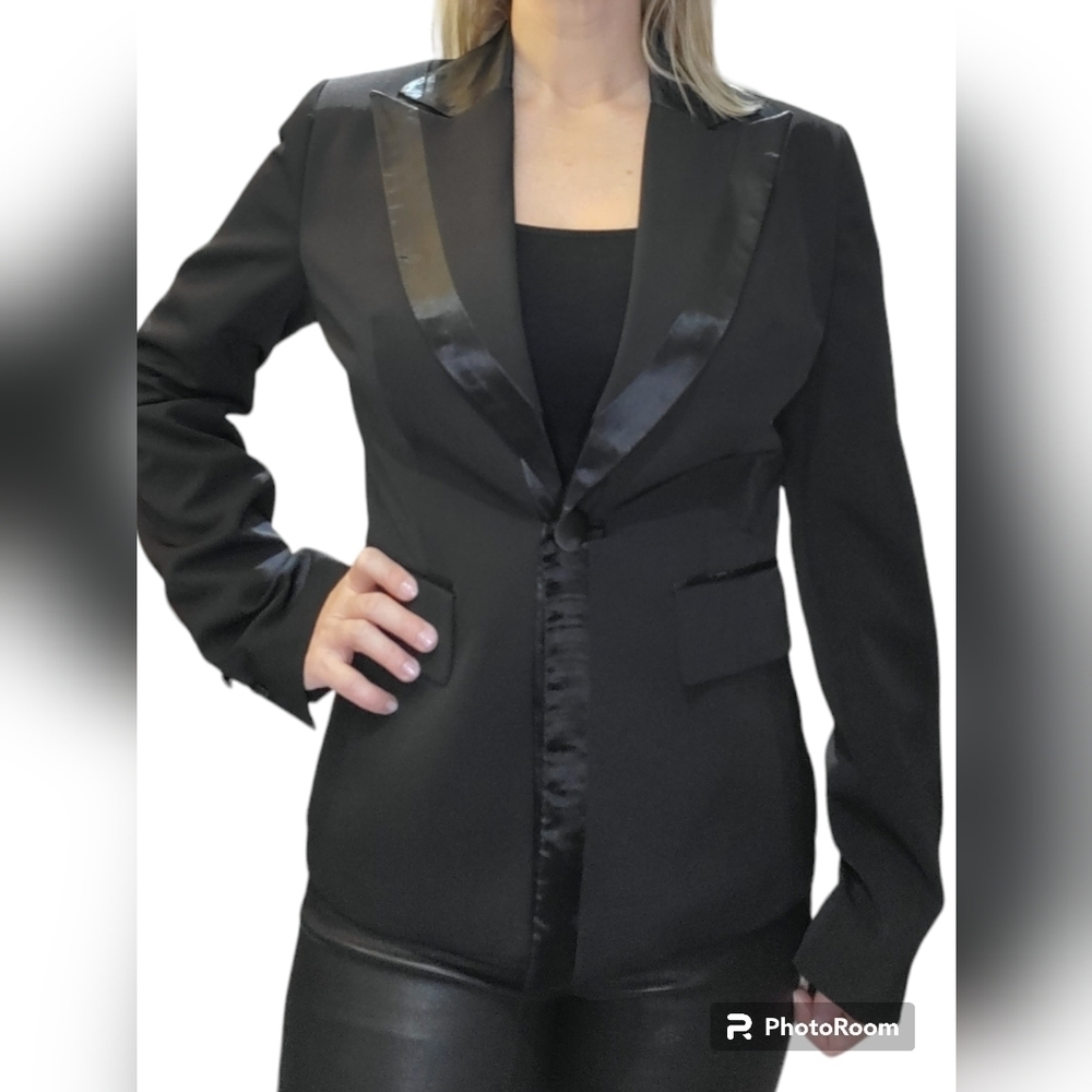 Suzy Shier black tuxedo jacket size small